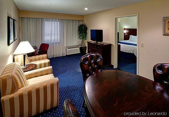 Courtyard By Marriott Waco Hotel Quarto foto