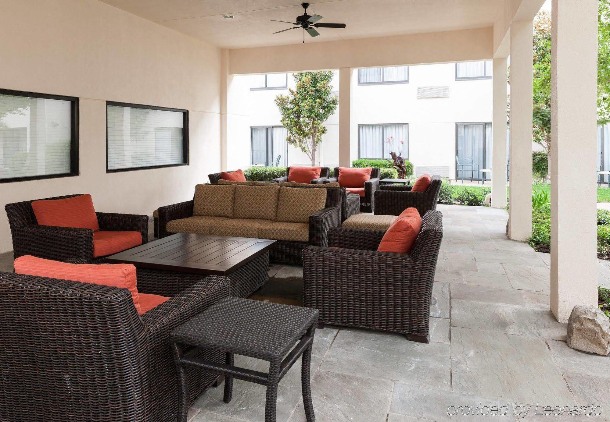 Courtyard By Marriott Waco Hotel Exterior foto